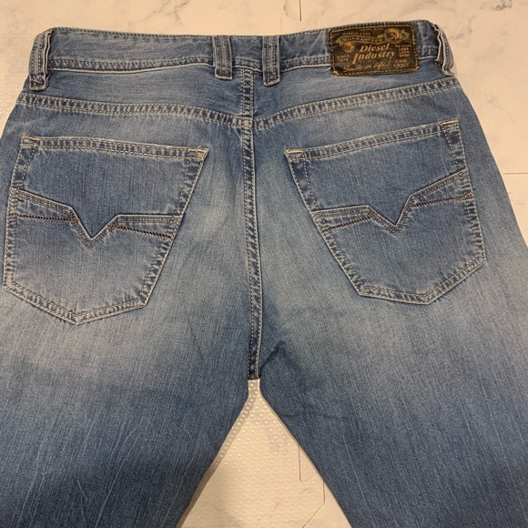 NWT Diesel Relaxed Straight Jeans Button Fly 29x32 - Picture 3 of 8